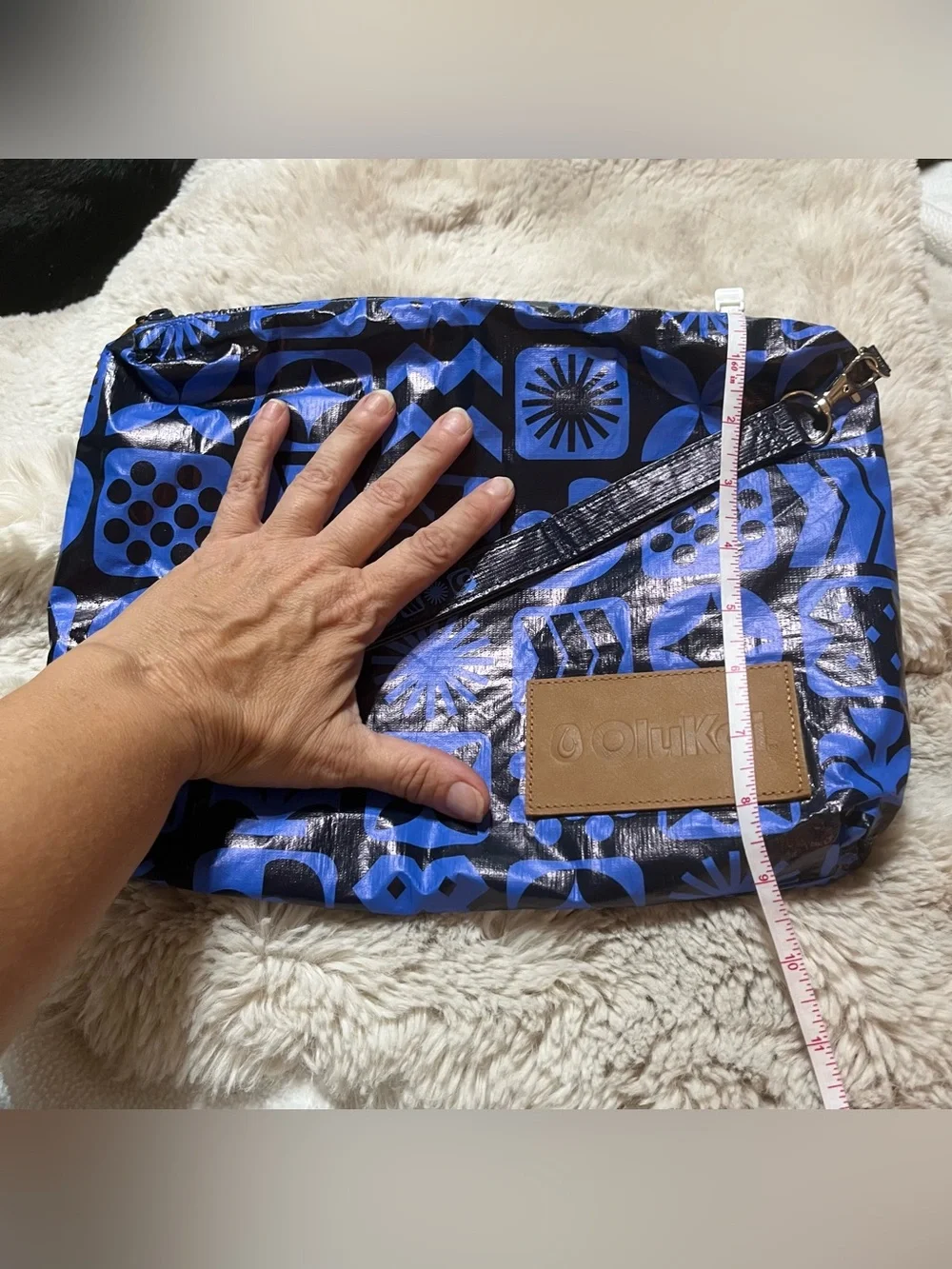 OluKai Blue & Black Geometric Cosmetic Pouch 02-12